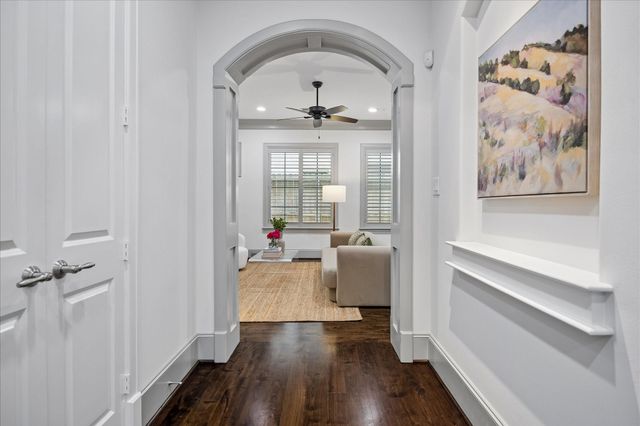 2215 Nantucket Drive C, Houston, TX 77057