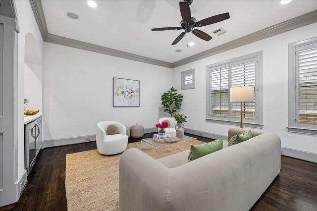 2215 Nantucket Drive C, Houston, TX 77057