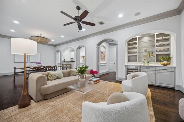 2215 Nantucket Drive C, Houston, TX 77057