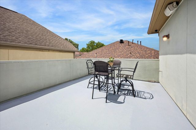 2215 Nantucket Drive C, Houston, TX 77057