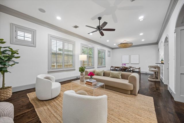 2215 Nantucket Drive C, Houston, TX 77057