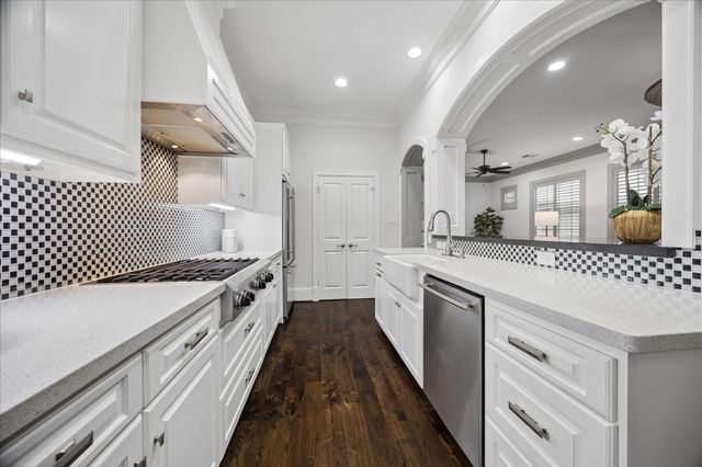 2215 Nantucket Drive C, Houston, TX 77057