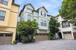 2215 Nantucket Drive C, Houston, TX 77057
