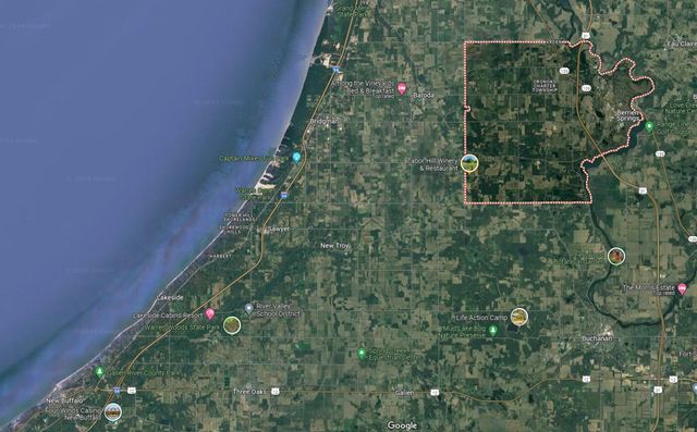 2122 Grange Road, Oronoko Twp, MI 49107