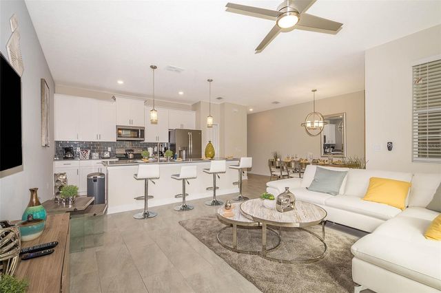 8982 STINGER DRIVE, Davenport, FL 33896