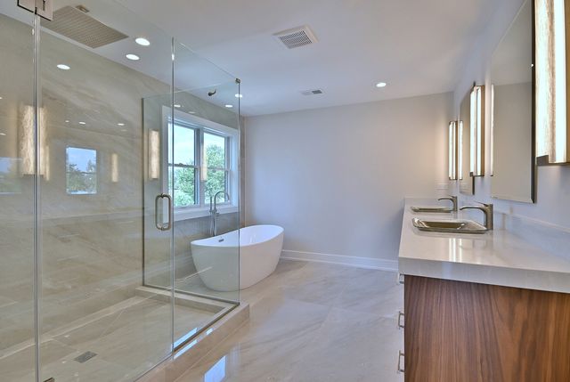 456 Elm Street, Elmhurst, IL 60126