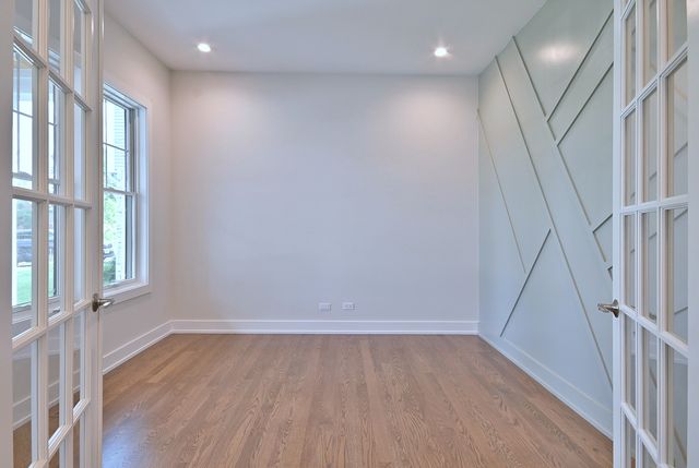 456 Elm Street, Elmhurst, IL 60126