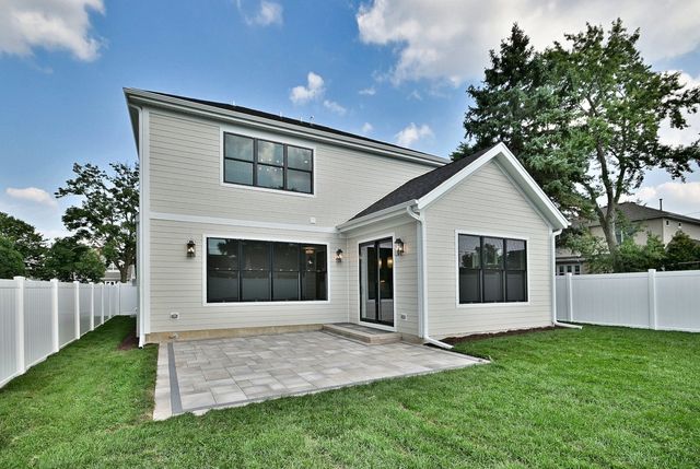 456 Elm Street, Elmhurst, IL 60126