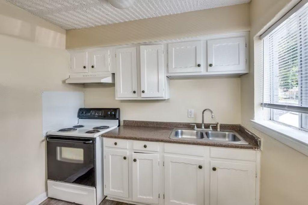 512 S Delaware Street 5, Irving, TX 75060