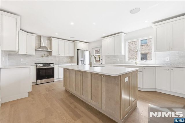 119 Cedar Street, Cliffside Park, NJ 07010