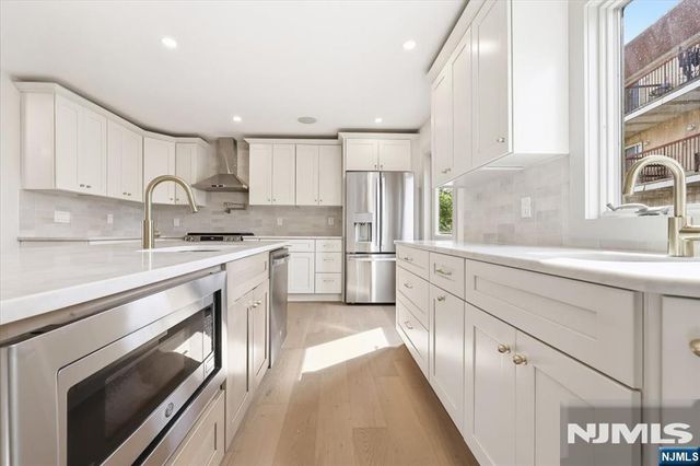 119 Cedar Street, Cliffside Park, NJ 07010