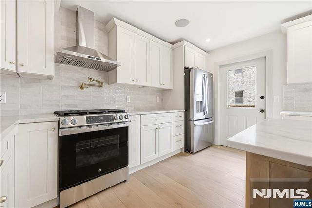 119 Cedar Street, Cliffside Park, NJ 07010