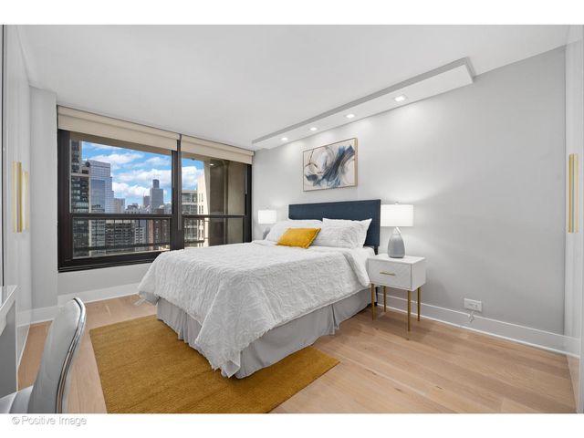 1030 N State Street 21K, Chicago, IL 60610