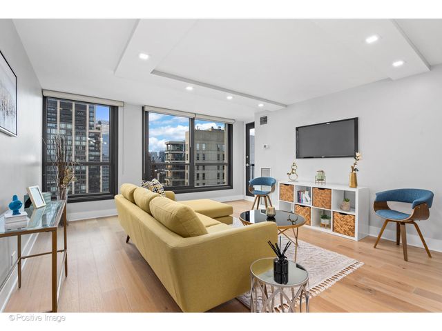 1030 N State Street 21K, Chicago, IL 60610