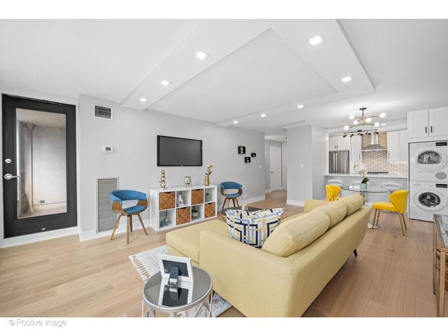 1030 N State Street 21K, Chicago, IL 60610