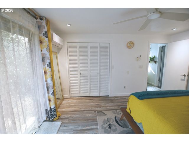 2379 Se 112TH Ave 2, Portland, OR 97216