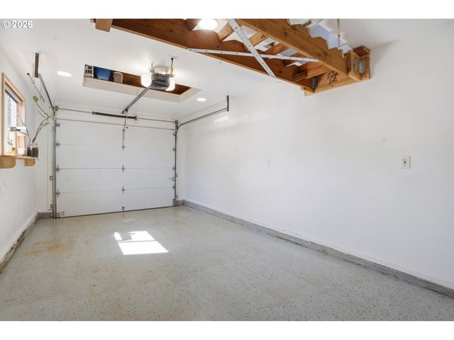 2379 Se 112TH Ave 2, Portland, OR 97216