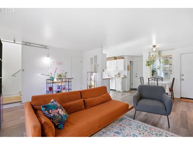 2379 Se 112TH Ave 2, Portland, OR 97216