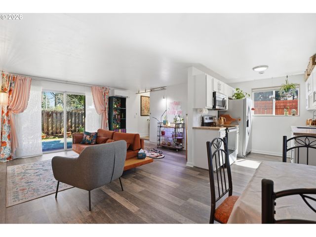 2379 Se 112TH Ave 2, Portland, OR 97216