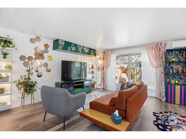 2379 Se 112TH Ave 2, Portland, OR 97216