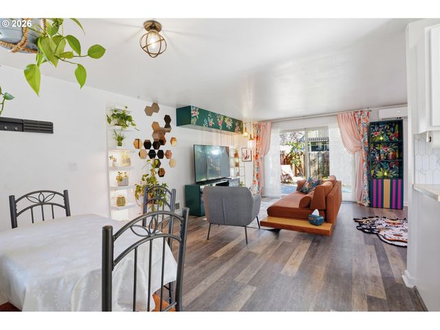 2379 Se 112TH Ave 2, Portland, OR 97216