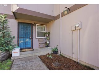 2379 Se 112TH Ave 2, Portland, OR 97216