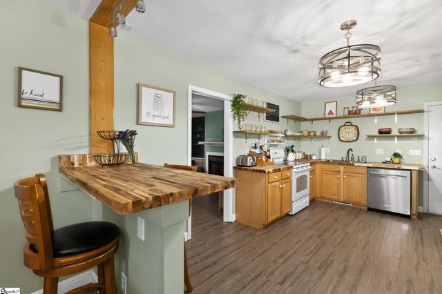 214 Cooleys Crest Lane, Inman, SC 29349