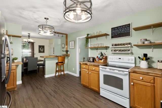 214 Cooleys Crest Lane, Inman, SC 29349