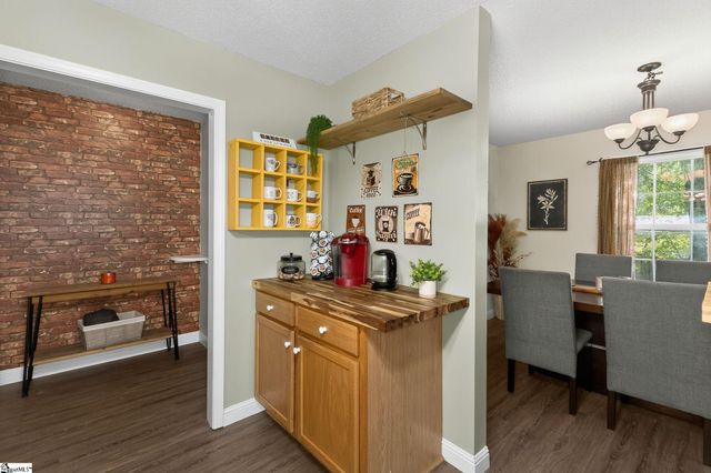 214 Cooleys Crest Lane, Inman, SC 29349