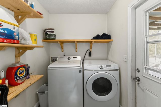 214 Cooleys Crest Lane, Inman, SC 29349