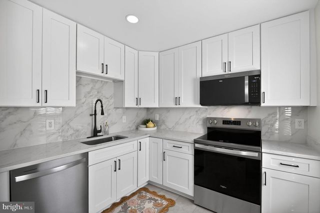 5866 BRIDGETOWN CT, Burke, VA 22015