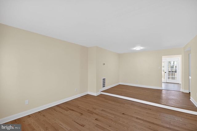 5866 BRIDGETOWN CT, Burke, VA 22015