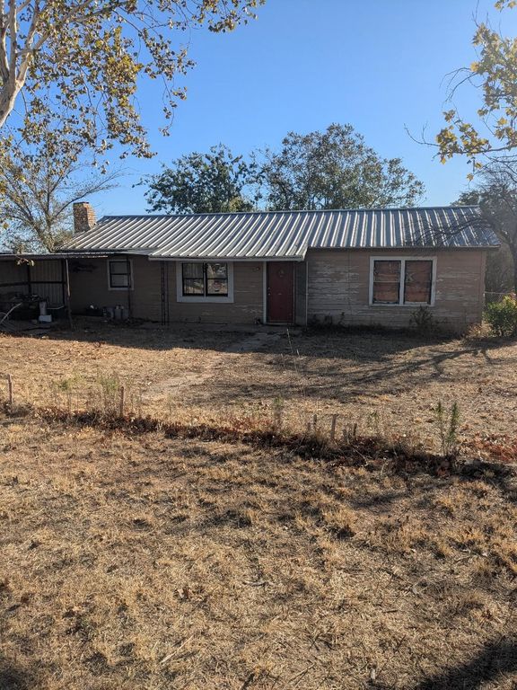 110 County Road 106, Santa Anna, TX 76878