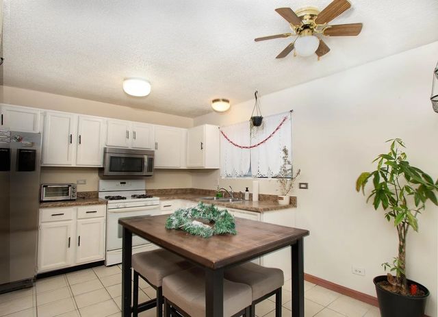 2120 Brittany Court, Glendale Heights, IL 60139