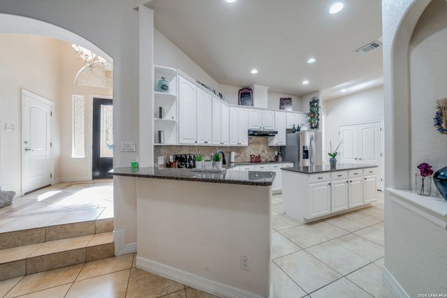 16502 Loma Landing, Helotes, TX 78023