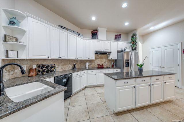 16502 Loma Landing, Helotes, TX 78023