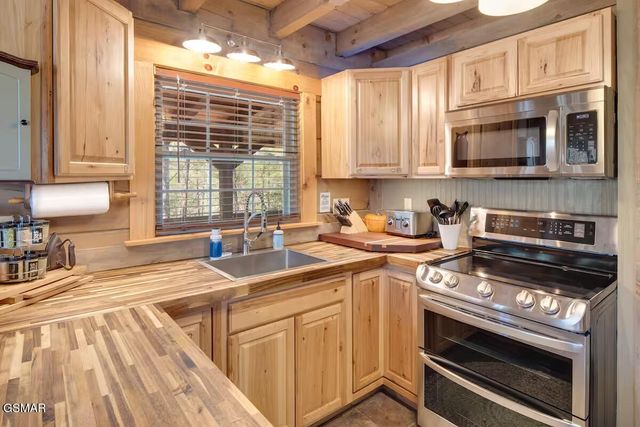 218 Rule Way, Sevierville, TN 37876