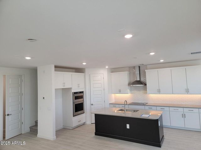 9842 S 11TH Street, Phoenix, AZ 85042