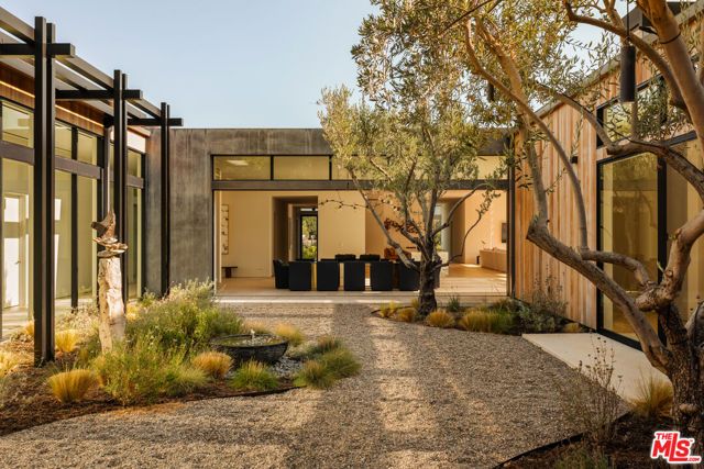 1225 Shippee Lane, Ojai, CA 93023