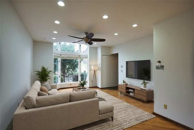 6436 Nicholson St, Squirrel Hill, PA 15217