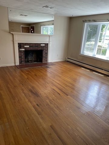 36 EDMOND Drive, Warwick, RI 02886