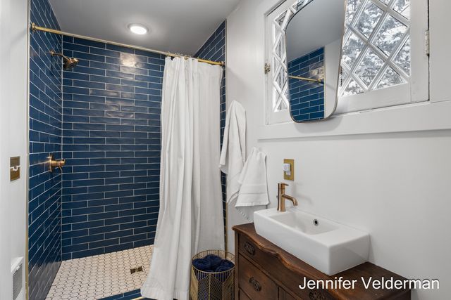 1256 Hope Street SE, Grand Rapids, MI 49506