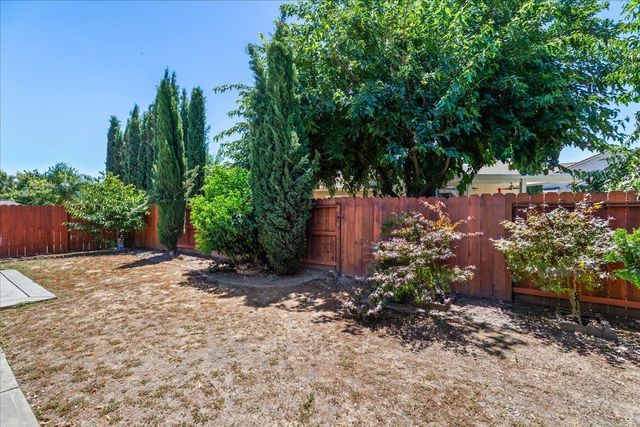 2616 Blossom Cir, Stockton, CA 95212