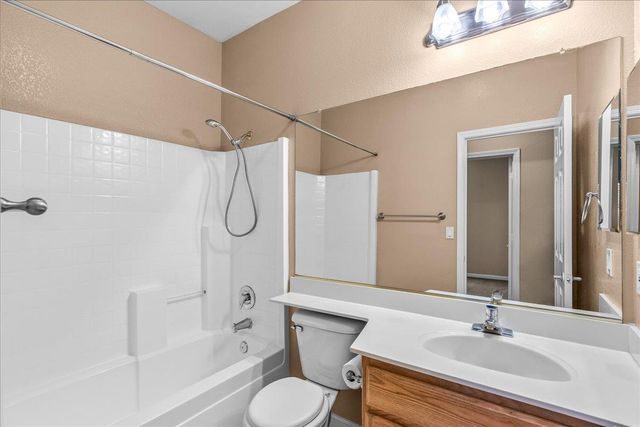 2616 Blossom Cir, Stockton, CA 95212