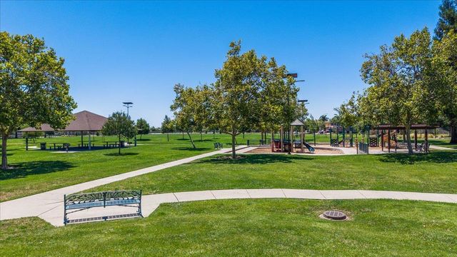 2616 Blossom Cir, Stockton, CA 95212