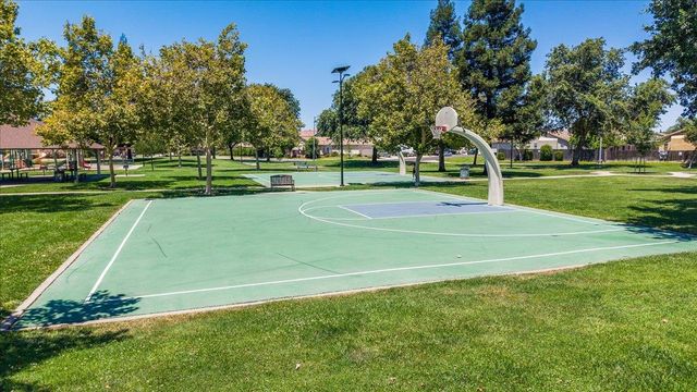 2616 Blossom Cir, Stockton, CA 95212