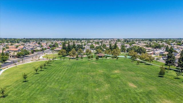 2616 Blossom Cir, Stockton, CA 95212