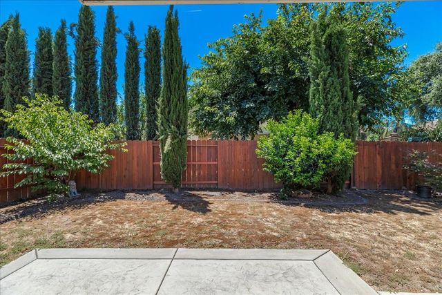 2616 Blossom Cir, Stockton, CA 95212