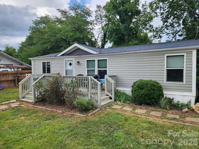 345 Hyatt Street, Waynesville, NC 28786