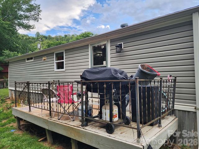 345 Hyatt Street, Waynesville, NC 28786